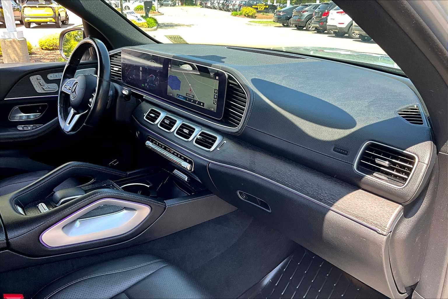 Vehicle image 14 of 36
