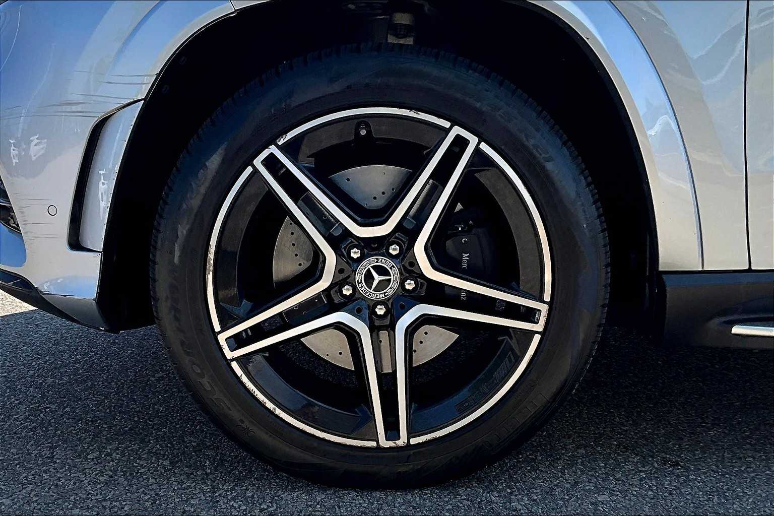 Vehicle image 7 of 36