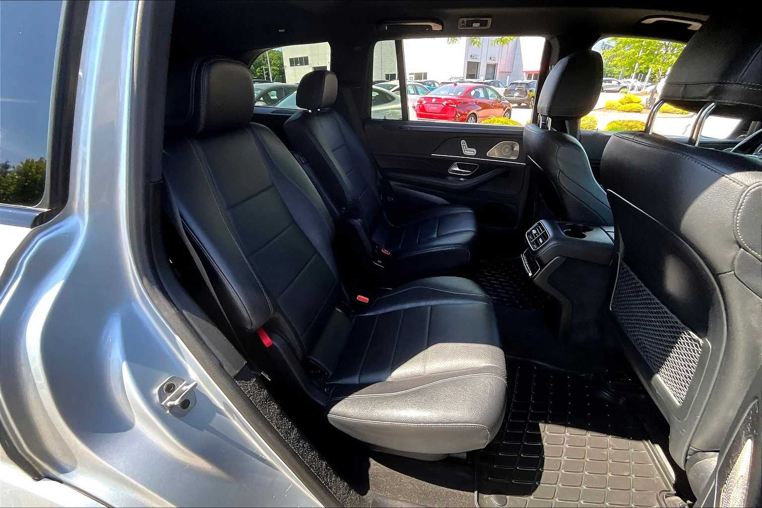 Vehicle image 16 of 36