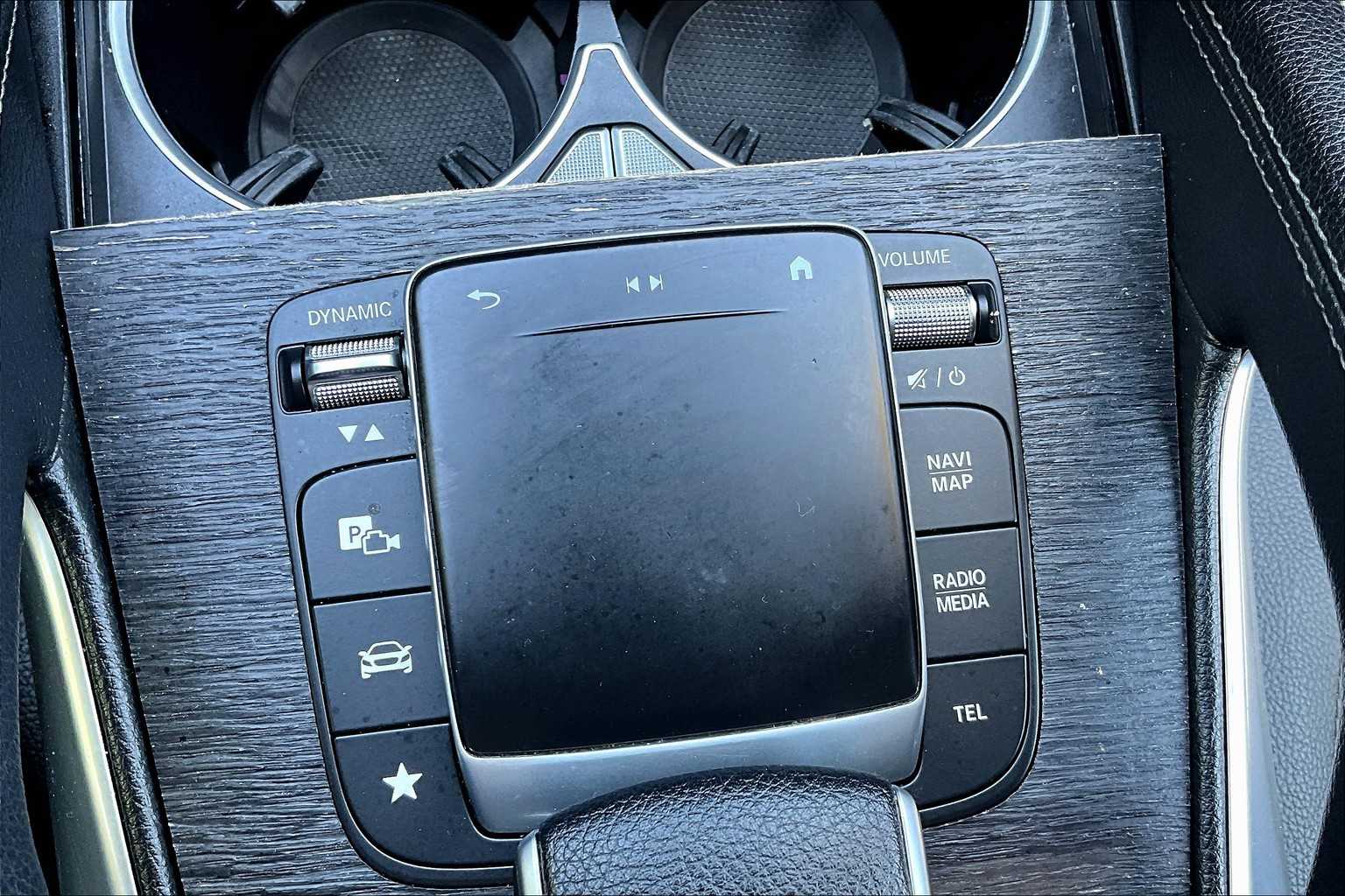 Vehicle image 28 of 36
