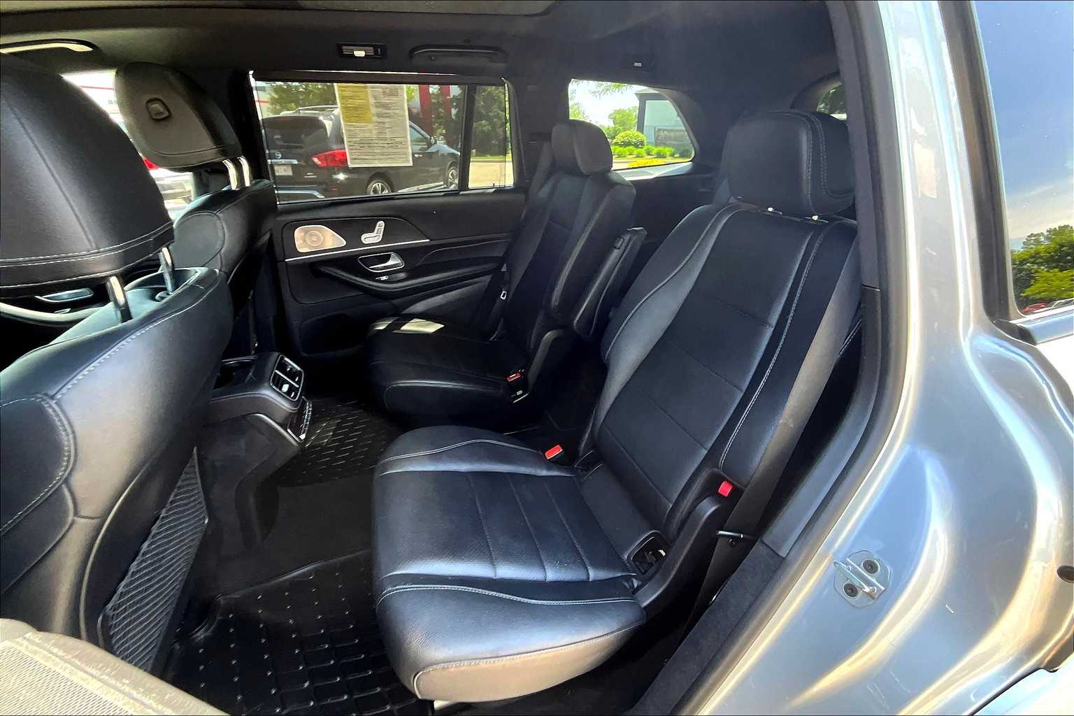 Vehicle image 15 of 36