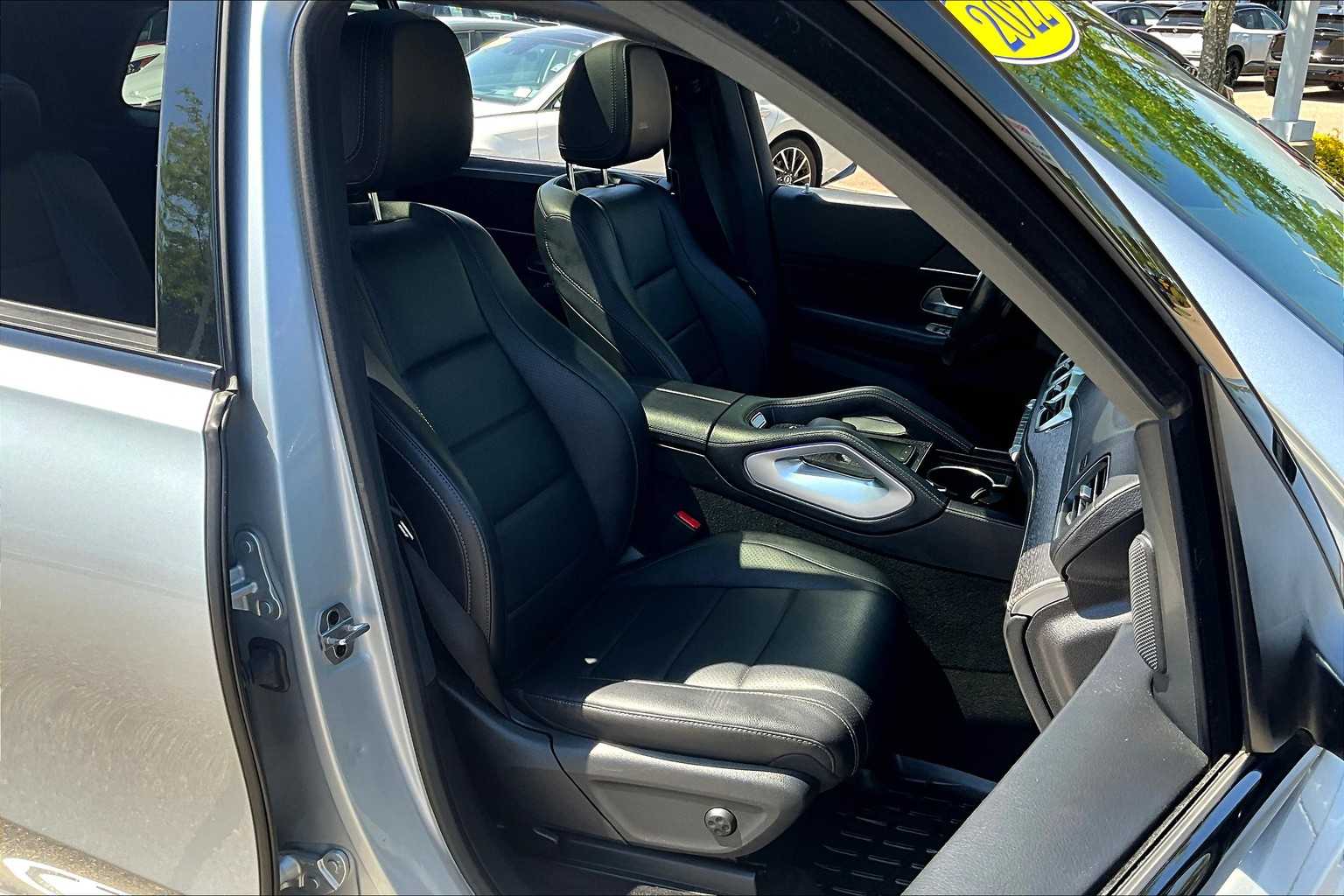 Vehicle image 11 of 36