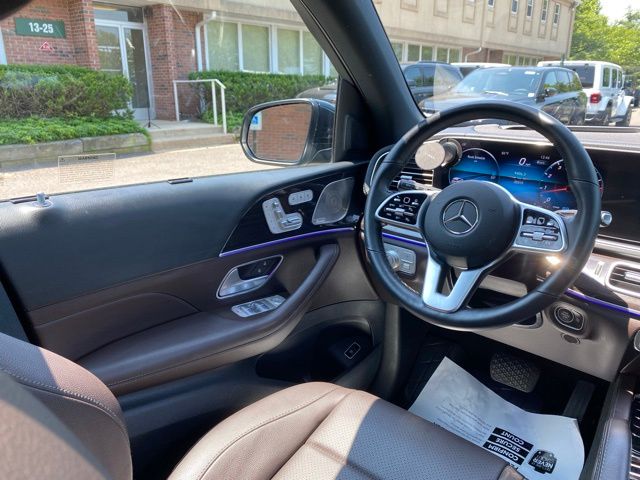 Vehicle image 42 of 62