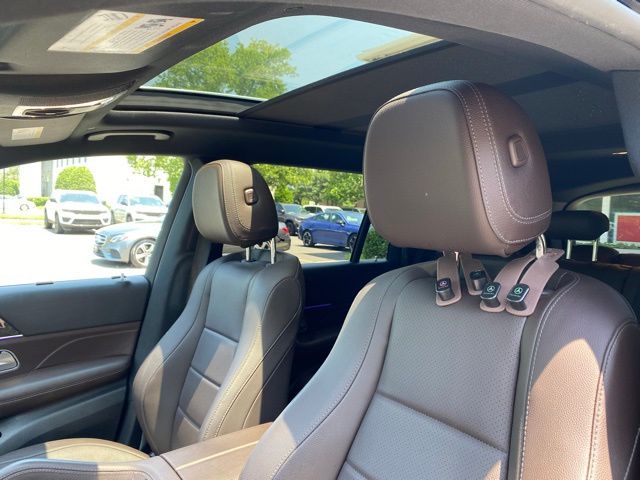 Vehicle image 40 of 62