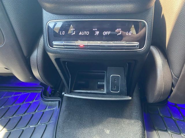 Vehicle image 51 of 62