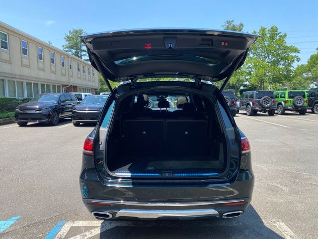 Vehicle image 10 of 62