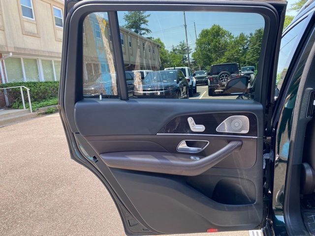 Vehicle image 29 of 62