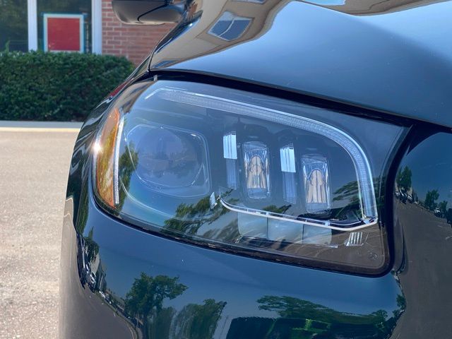 Vehicle image 12 of 62