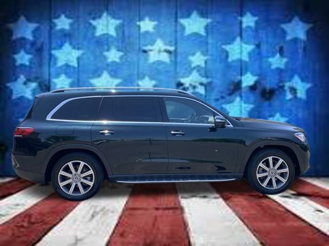 Vehicle image 4 of 62