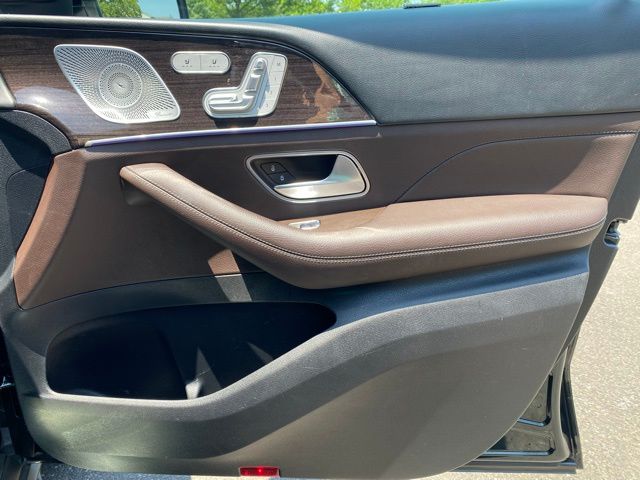 Vehicle image 36 of 62