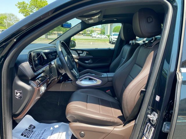 Vehicle image 28 of 62
