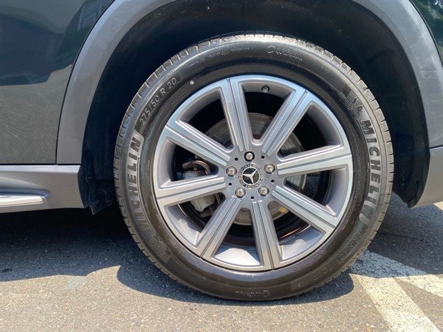 Vehicle image 21 of 62