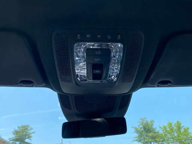 Vehicle image 44 of 62