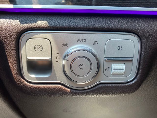 Vehicle image 58 of 62