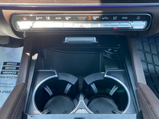 Vehicle image 46 of 62