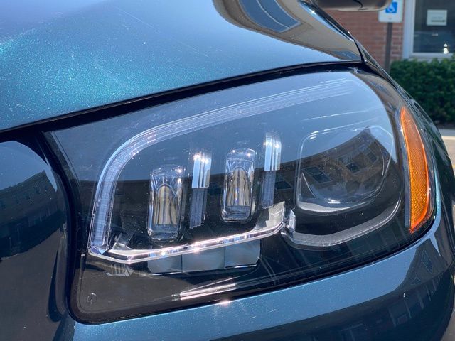 Vehicle image 13 of 62