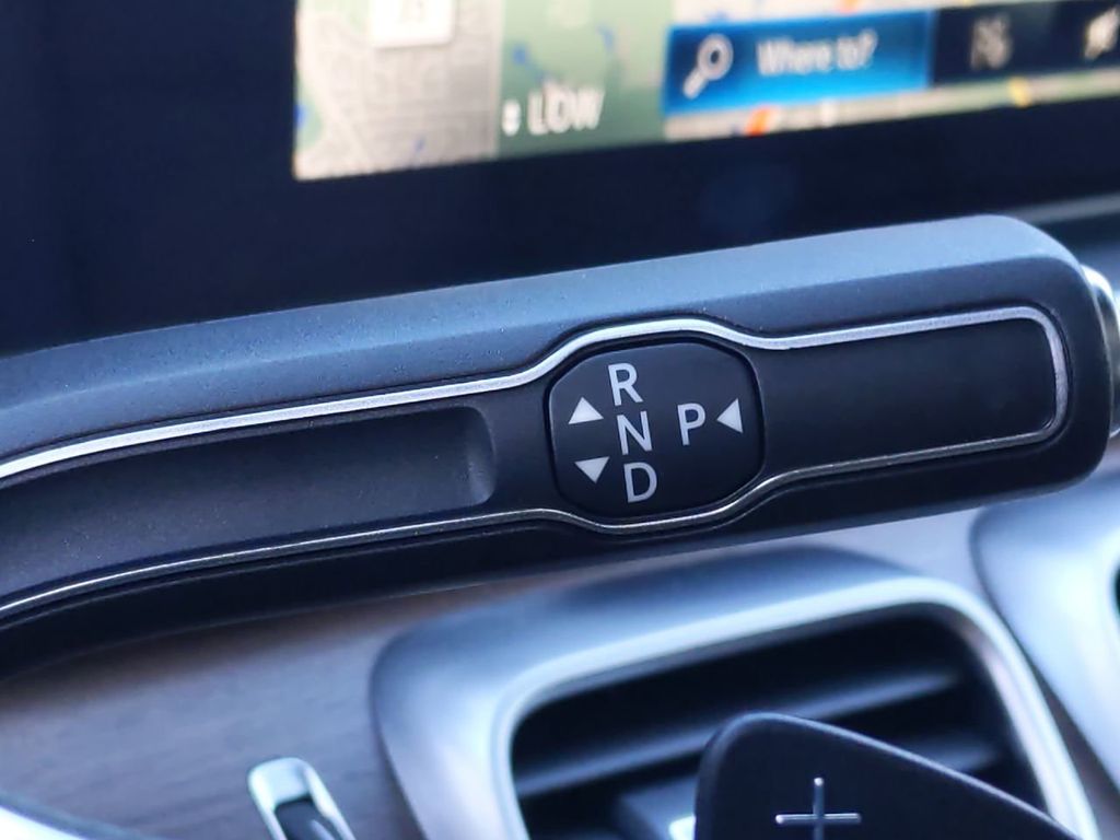 Vehicle image 14 of 24