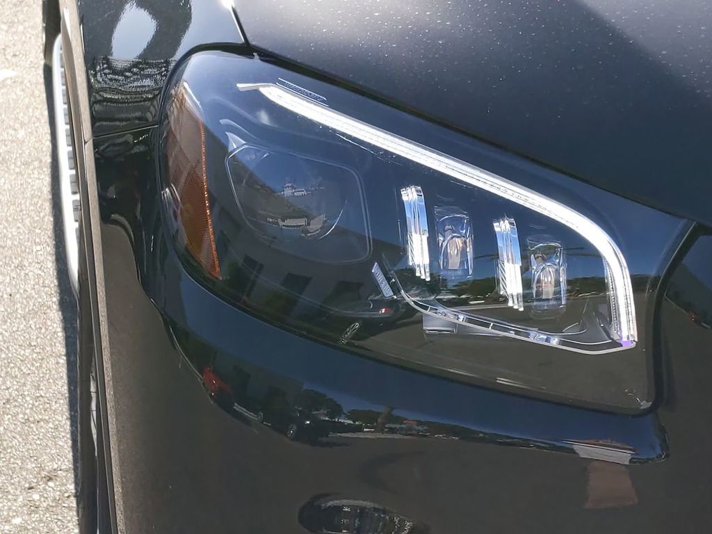 Vehicle image 22 of 24
