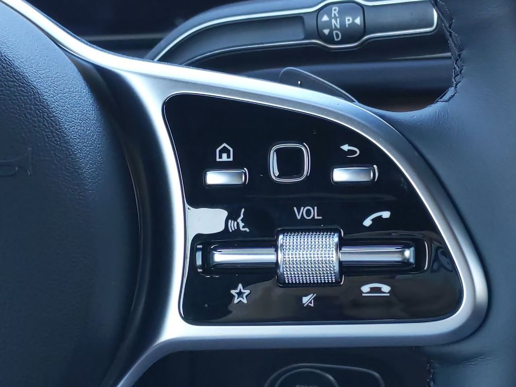 Vehicle image 19 of 24