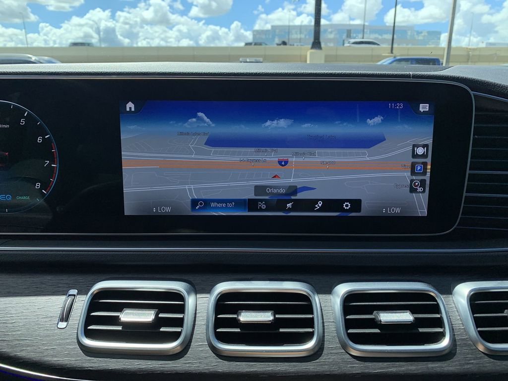 Vehicle image 18 of 25