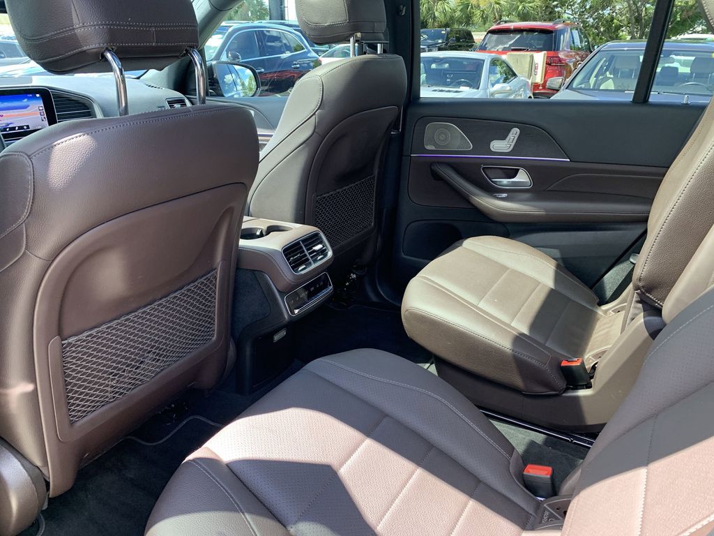 Vehicle image 9 of 25