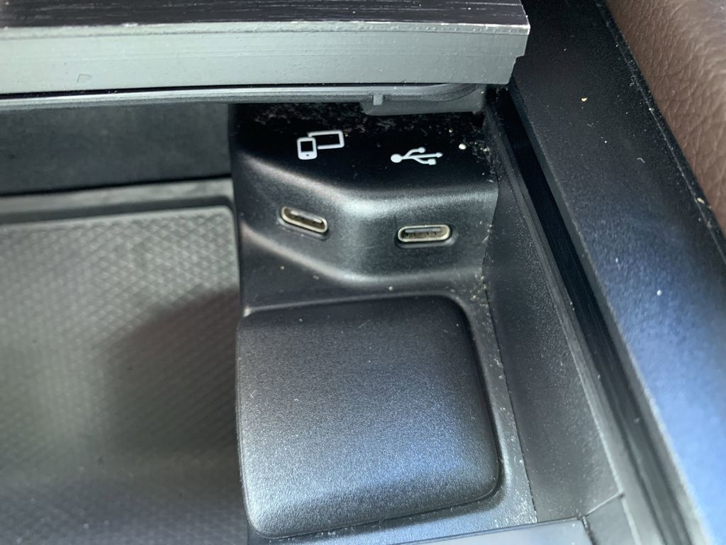 Vehicle image 22 of 25