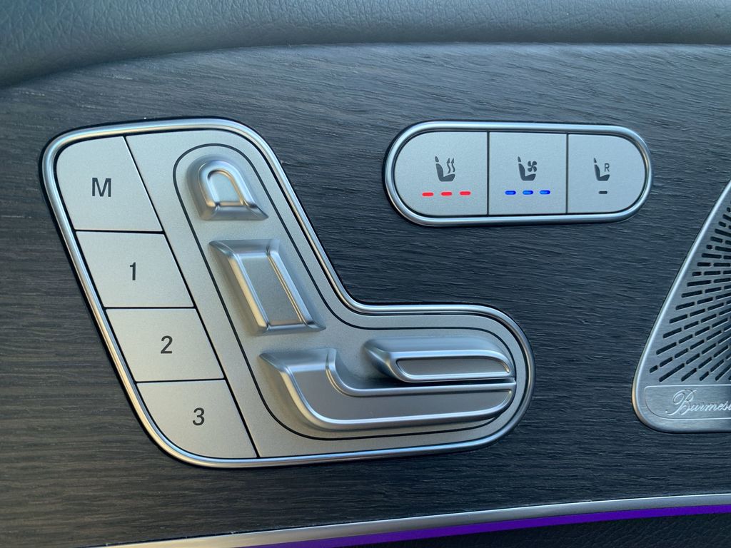 Vehicle image 20 of 25