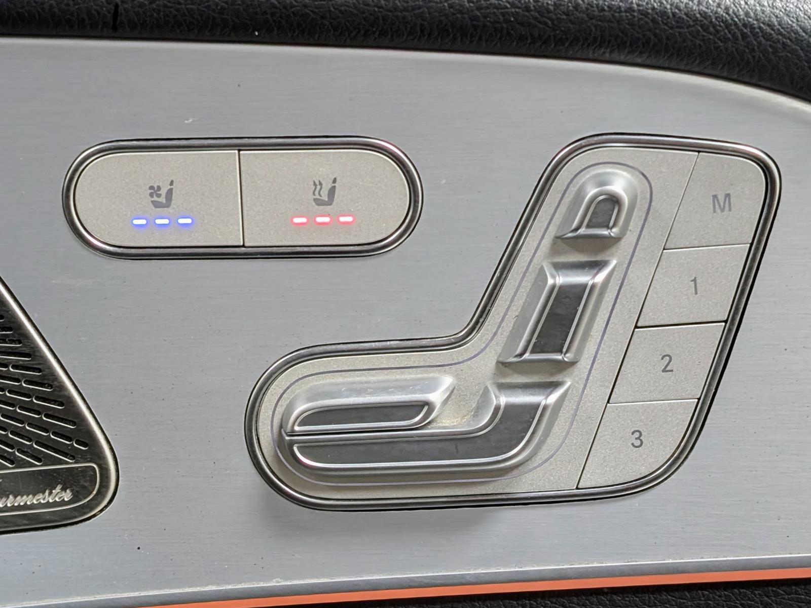 Vehicle image 19 of 44