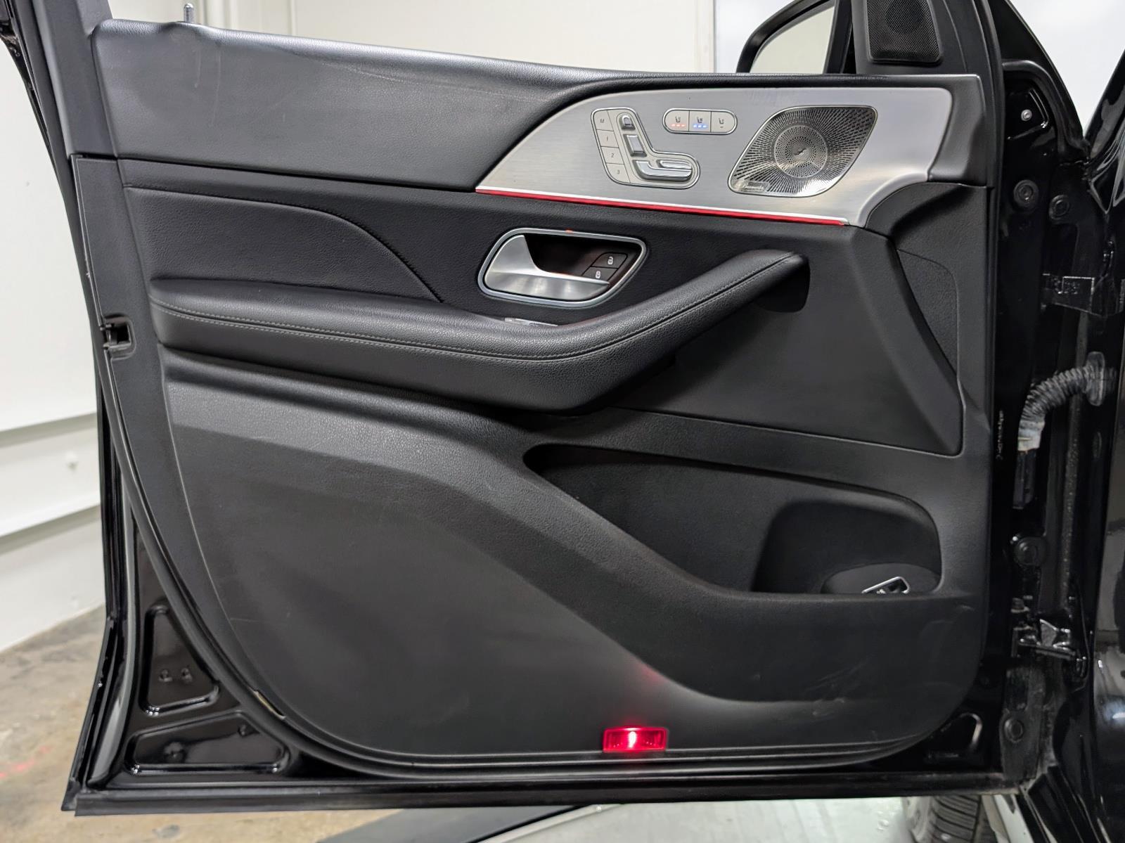 Vehicle image 12 of 44