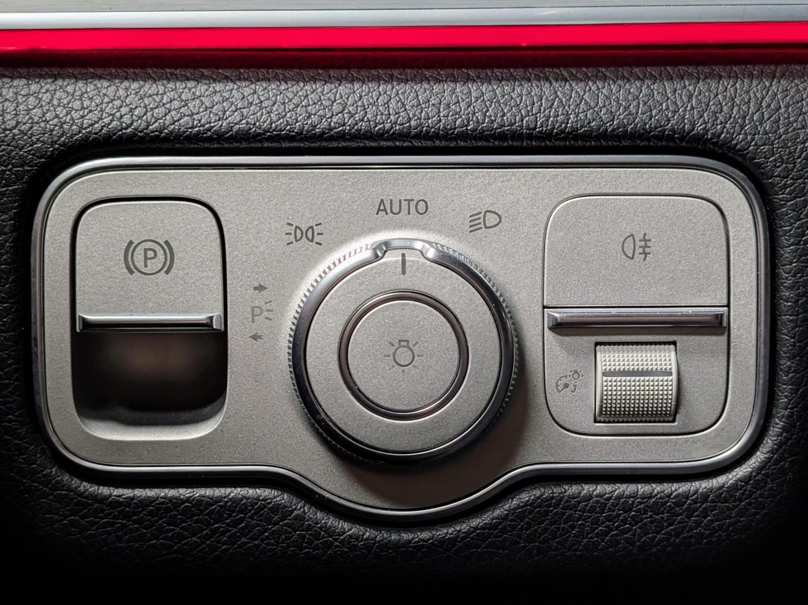 Vehicle image 36 of 44