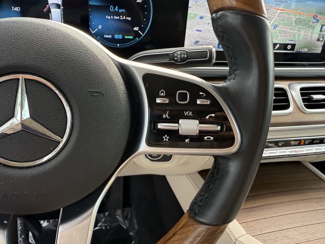 Vehicle image 18 of 32