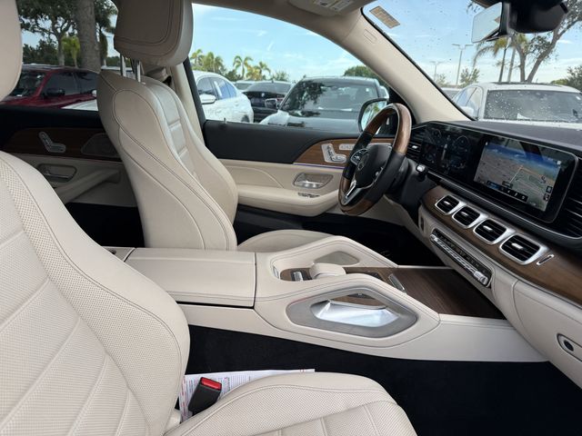 Vehicle image 16 of 32