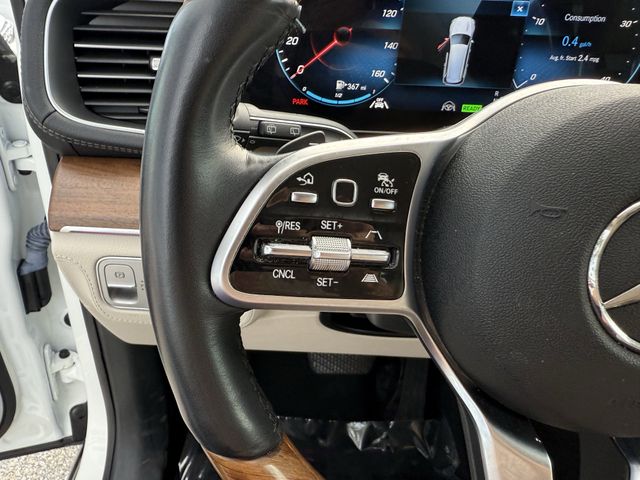 Vehicle image 17 of 32