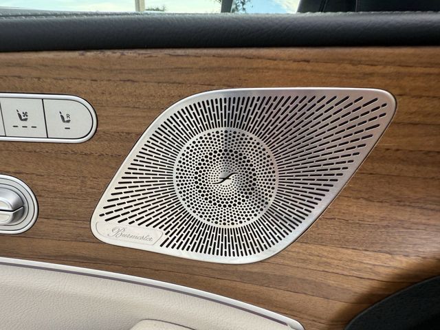 Vehicle image 20 of 32