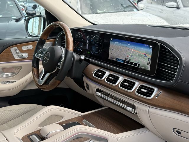 Vehicle image 15 of 32