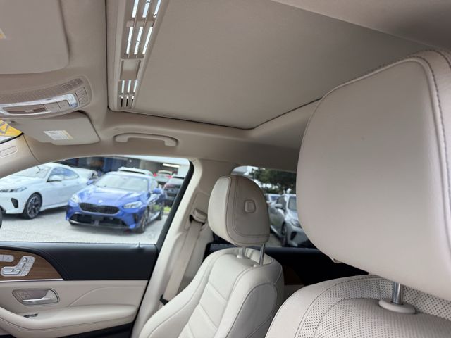 Vehicle image 31 of 32