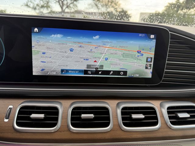 Vehicle image 21 of 32