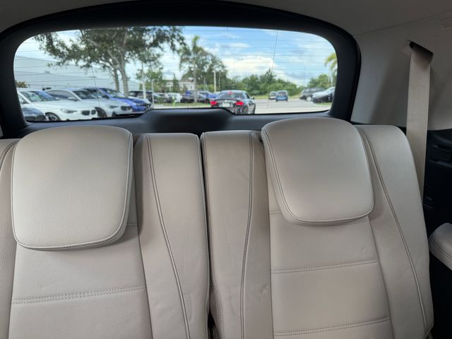 Vehicle image 9 of 32