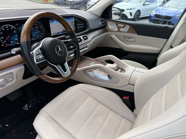 Vehicle image 14 of 32
