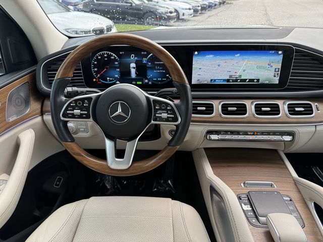 Vehicle image 13 of 32