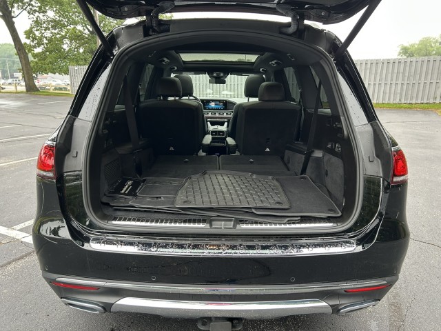 Vehicle image 32 of 34