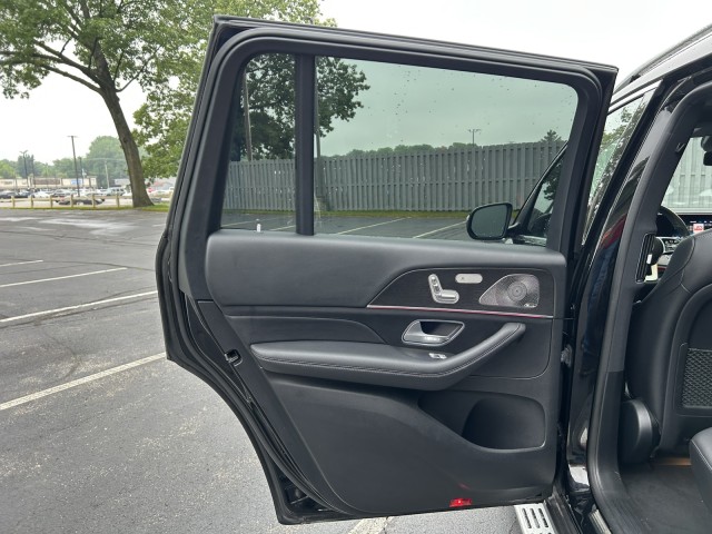 Vehicle image 24 of 34