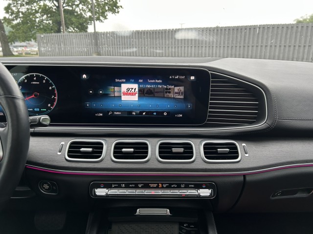 Vehicle image 13 of 34