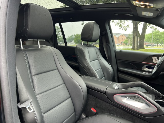 Vehicle image 29 of 34