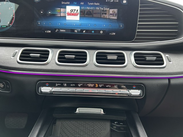 Vehicle image 15 of 34
