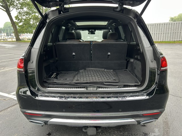 Vehicle image 33 of 34