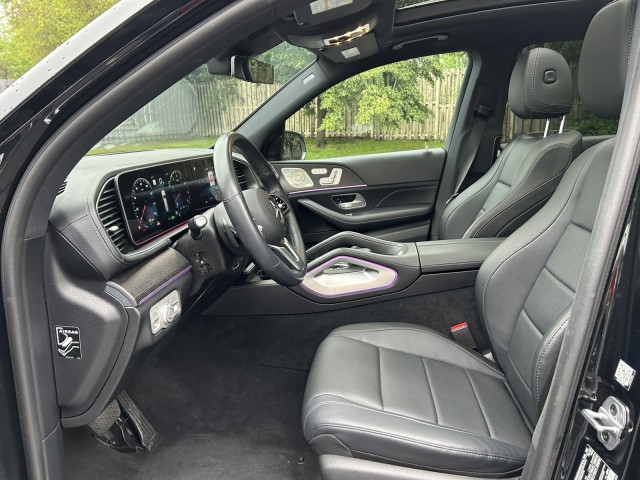 Vehicle image 18 of 34