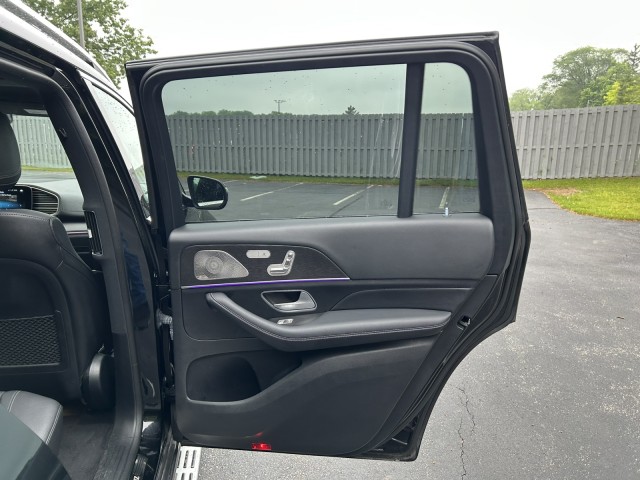 Vehicle image 27 of 34