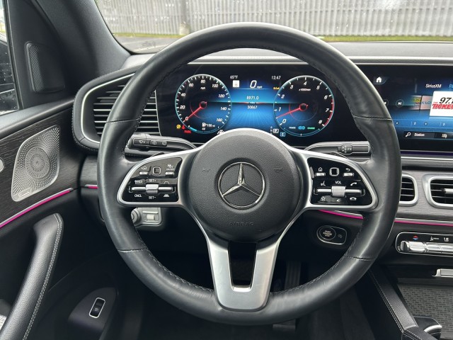 Vehicle image 10 of 34