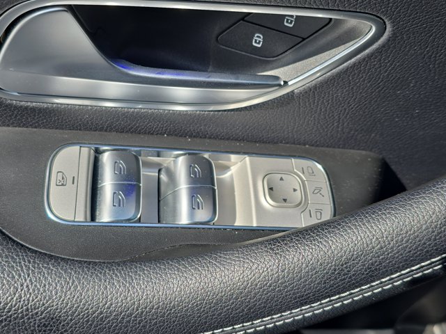 Vehicle image 28 of 36
